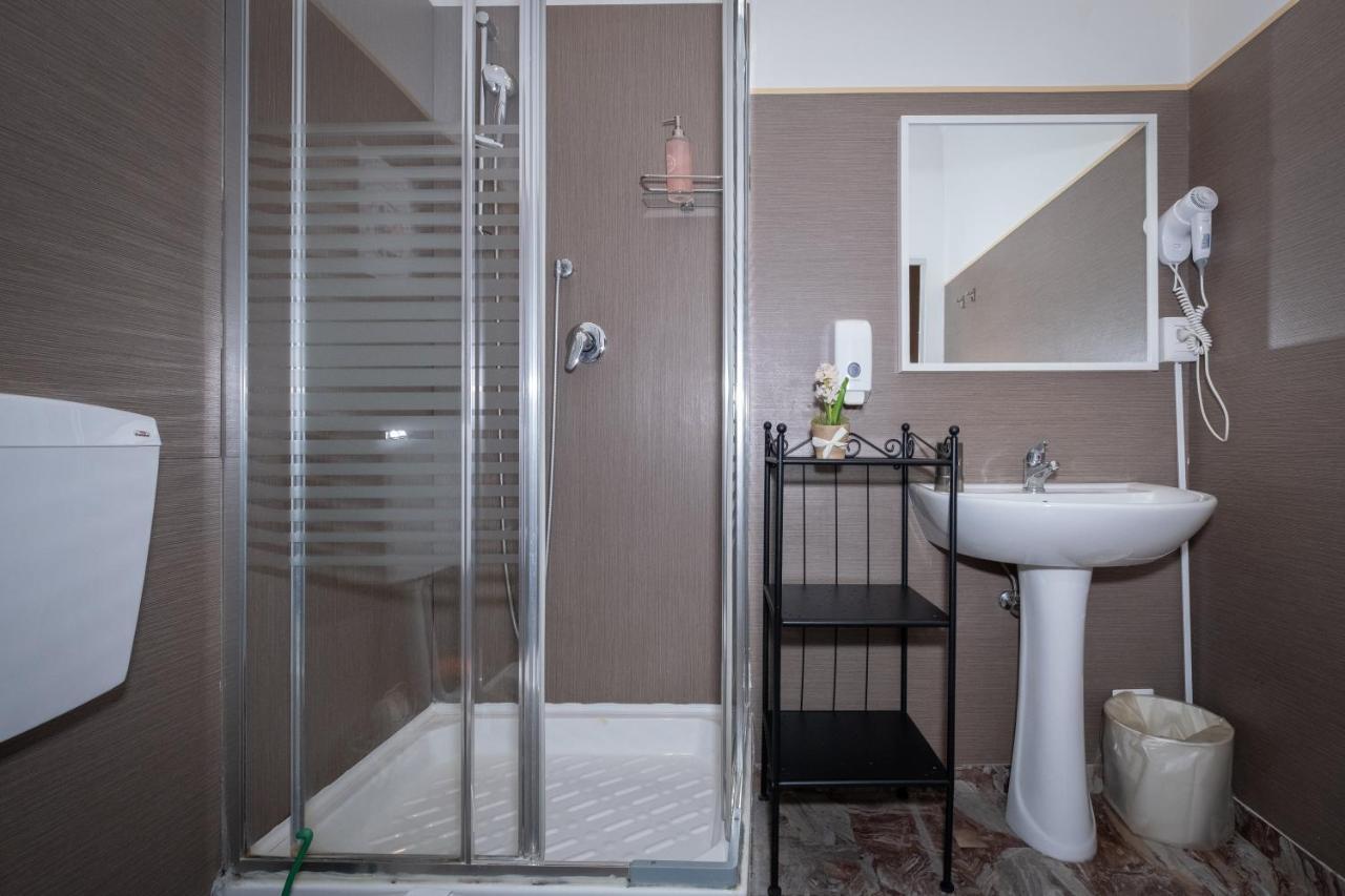 Cconforthotels R&B Semplici Emozioni Bari Exteriör bild