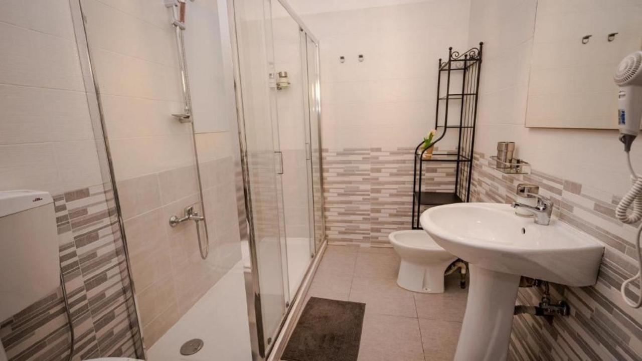 Cconforthotels R&B Semplici Emozioni Bari Exteriör bild